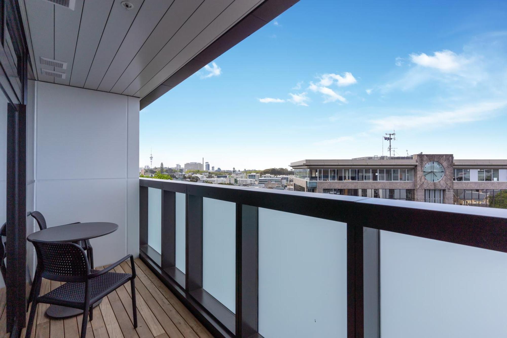 Ramada By Wyndham Newmarket Auckland Rom bilde