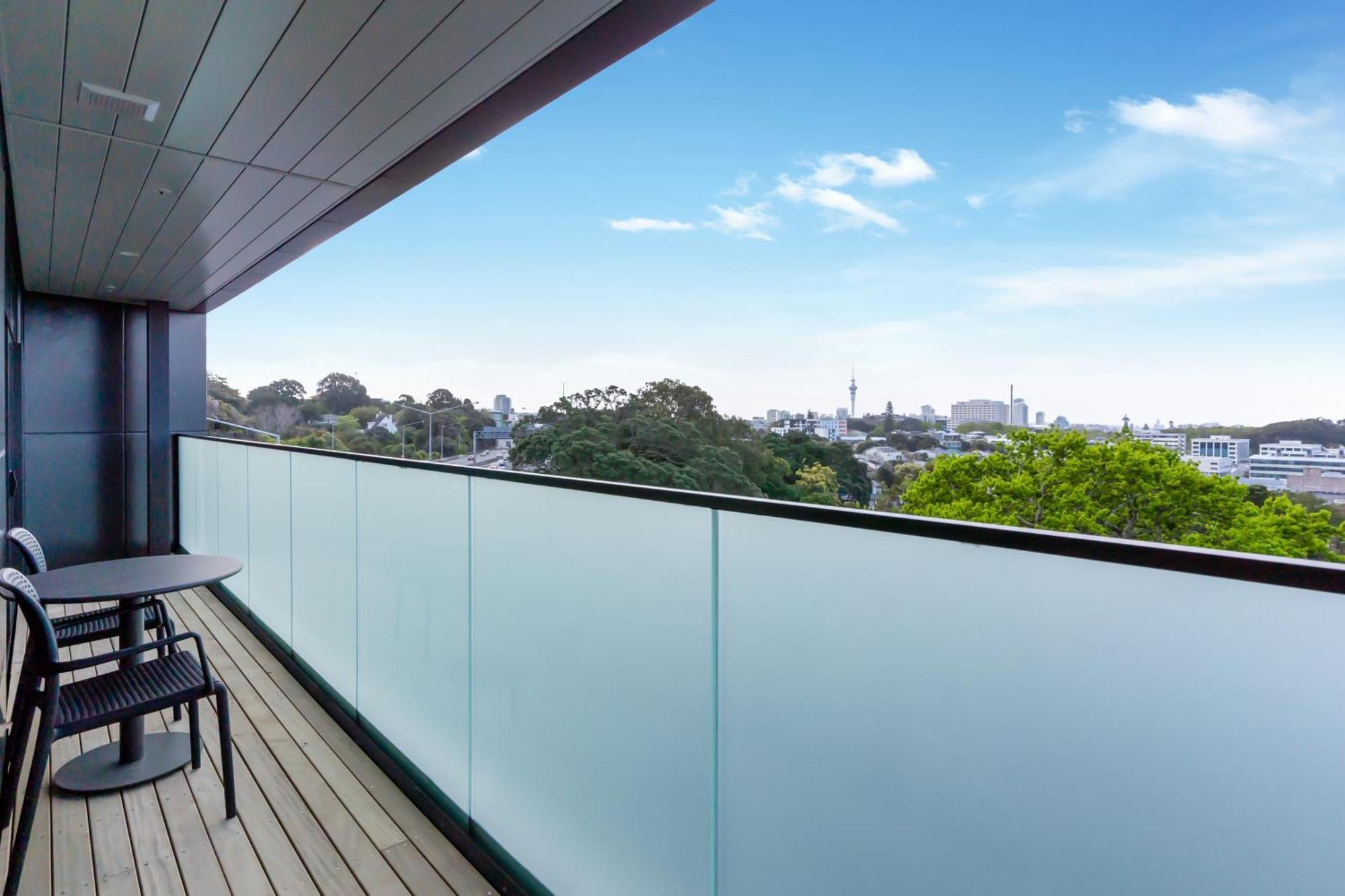 Ramada By Wyndham Newmarket Auckland Rom bilde